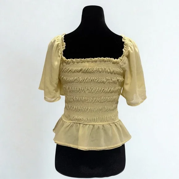 Heatherly Woman's Gale Yellow Smocked Cropped Blouse Short Sleeve Size Small - Picture 2 of 7